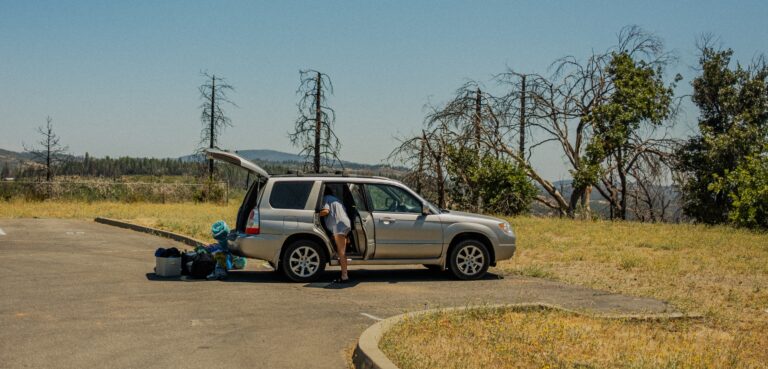 Essential Emergency Supplies: What to Pack in Your Car for Unforeseen Situations